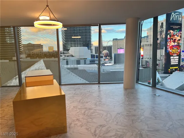 $4,700 | 3726 South Las Vegas Boulevard, Unit 811, Las Vegas, NV 89158