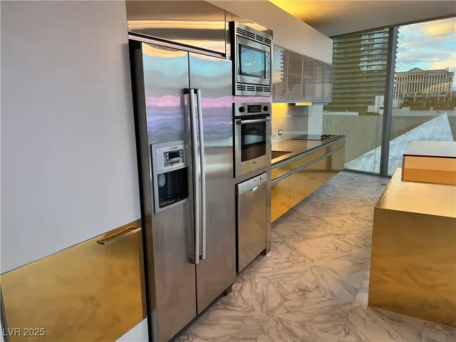 $4,700 | 3726 South Las Vegas Boulevard, Unit 811, Las Vegas, NV 89158