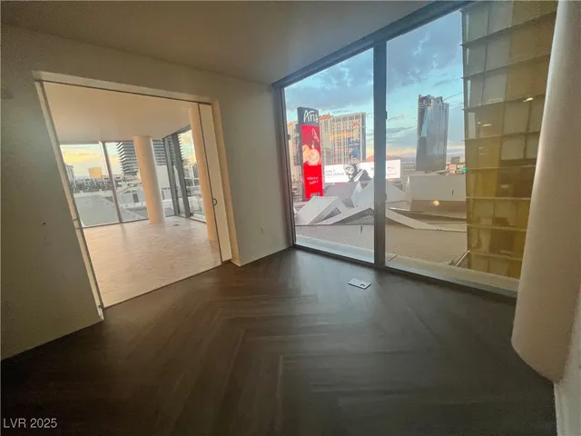 $4,700 | 3726 South Las Vegas Boulevard, Unit 811, Las Vegas, NV 89158