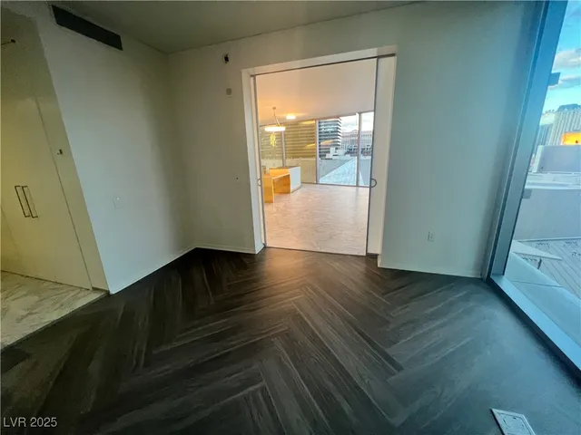 $4,700 | 3726 South Las Vegas Boulevard, Unit 811, Las Vegas, NV 89158