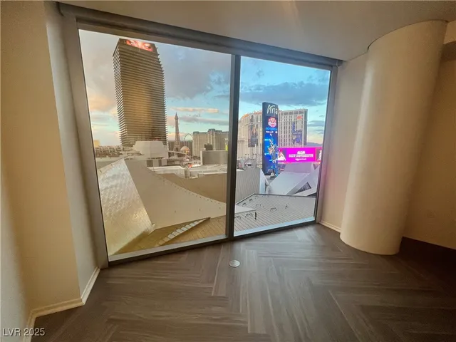 $4,700 | 3726 South Las Vegas Boulevard, Unit 811, Las Vegas, NV 89158