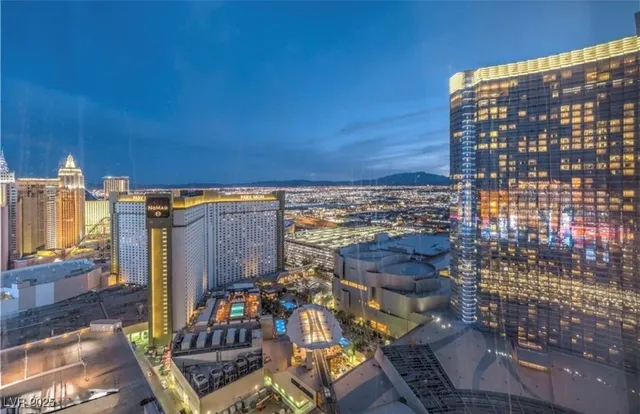 $4,700 | 3726 South Las Vegas Boulevard, Unit 811, Las Vegas, NV 89158