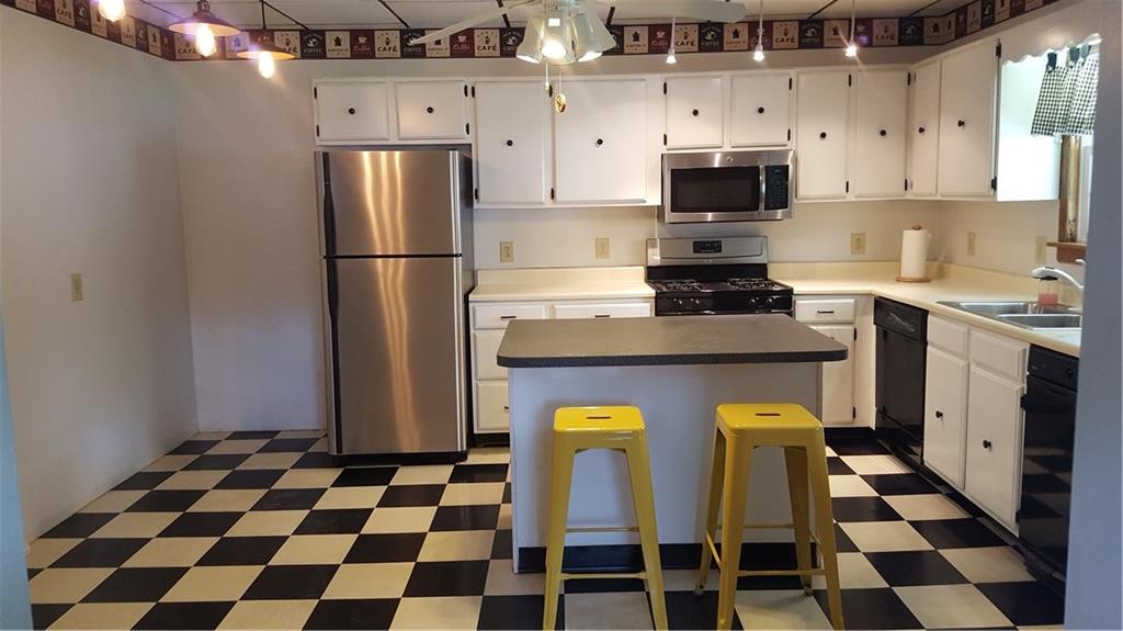 522 Winfield Road Cabot, PA 16023 - Photo 8 of 23 Updated kitchen with island.