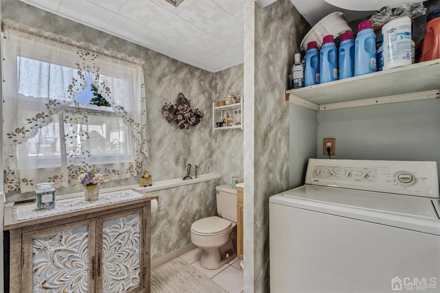 28 Mabaline Road Old Bridge, NJ 08857 - Photo 21 of 34 1/2 bath/laundry
