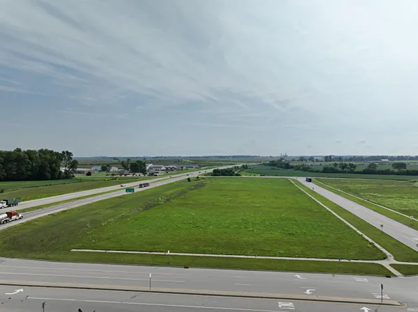 $333,450 | 9 Gateway Crossing, Washington, IN 47501