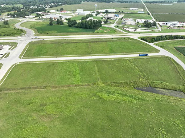 $333,450 | 9 Gateway Crossing, Washington, IN 47501