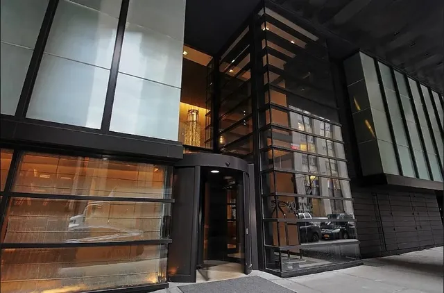 $1,899,900 | 20 Pine Street, Unit 3304 | Financial District