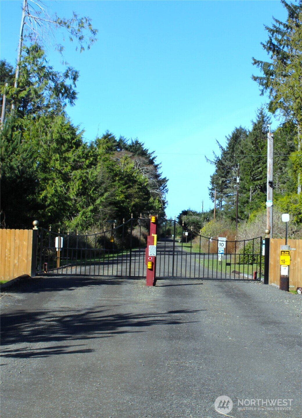 43 Dolphin Street Copalis Beach, WA 98535 - Photo 2 of 35