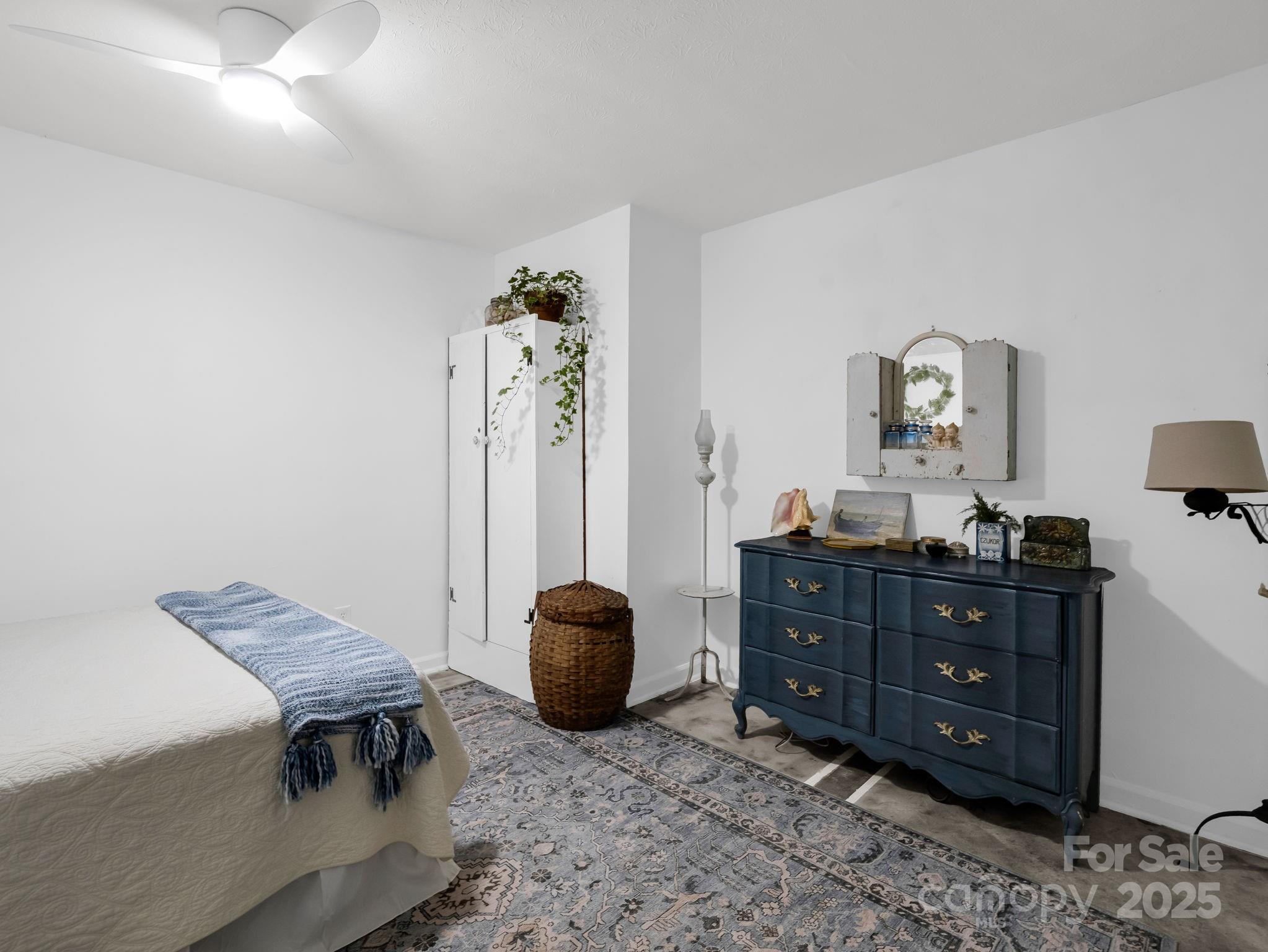 305 Grady Avenue Tryon, NC 28782 - Photo 15 of 24 a living room with furniture