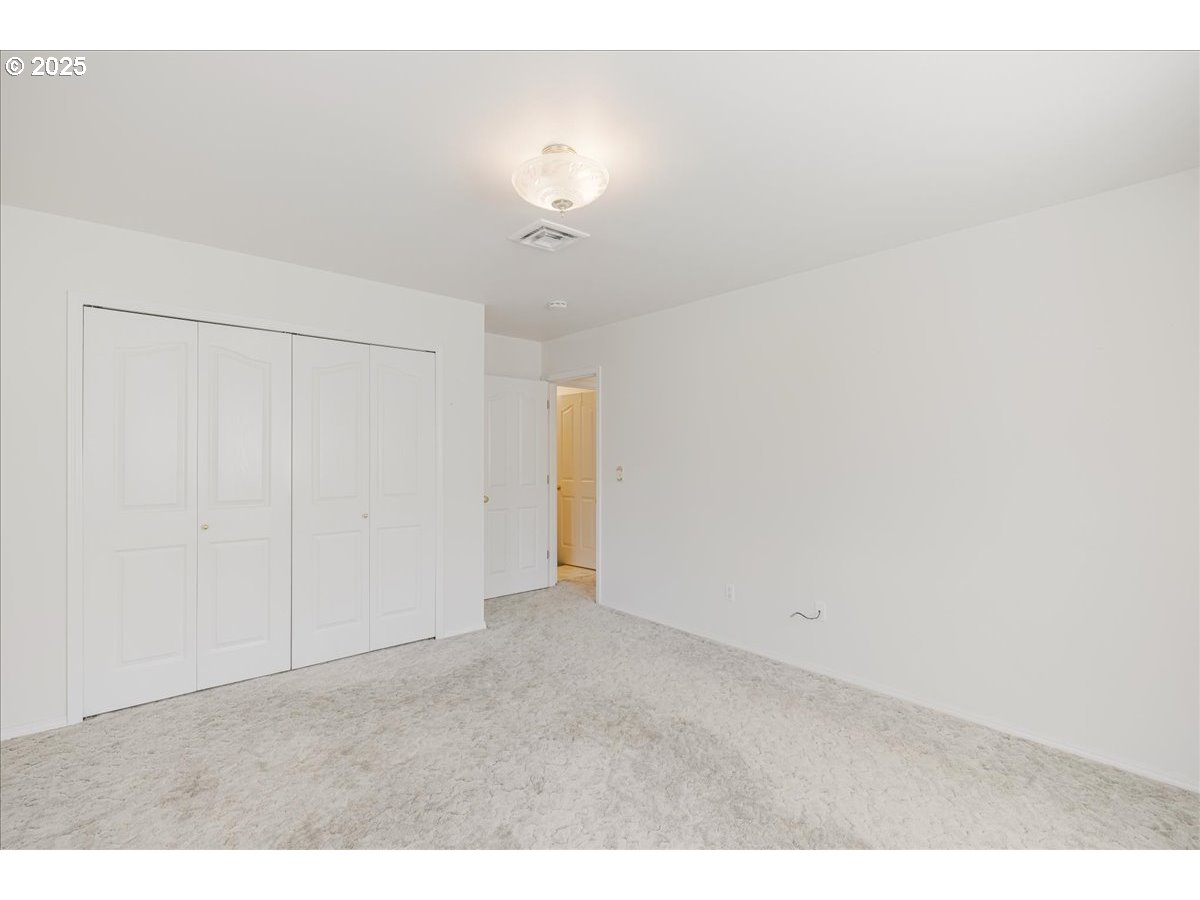 1825 Minnesota Street The Dalles, OR 97058 - Photo 35 of 47 a view of an empty room