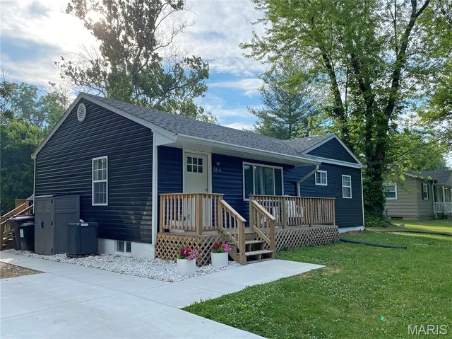 $175,000 | 864 Oakwood Lane, East Alton, IL 62024
