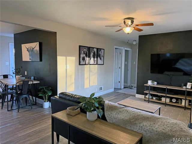 $175,000 | 864 Oakwood Lane, East Alton, IL 62024