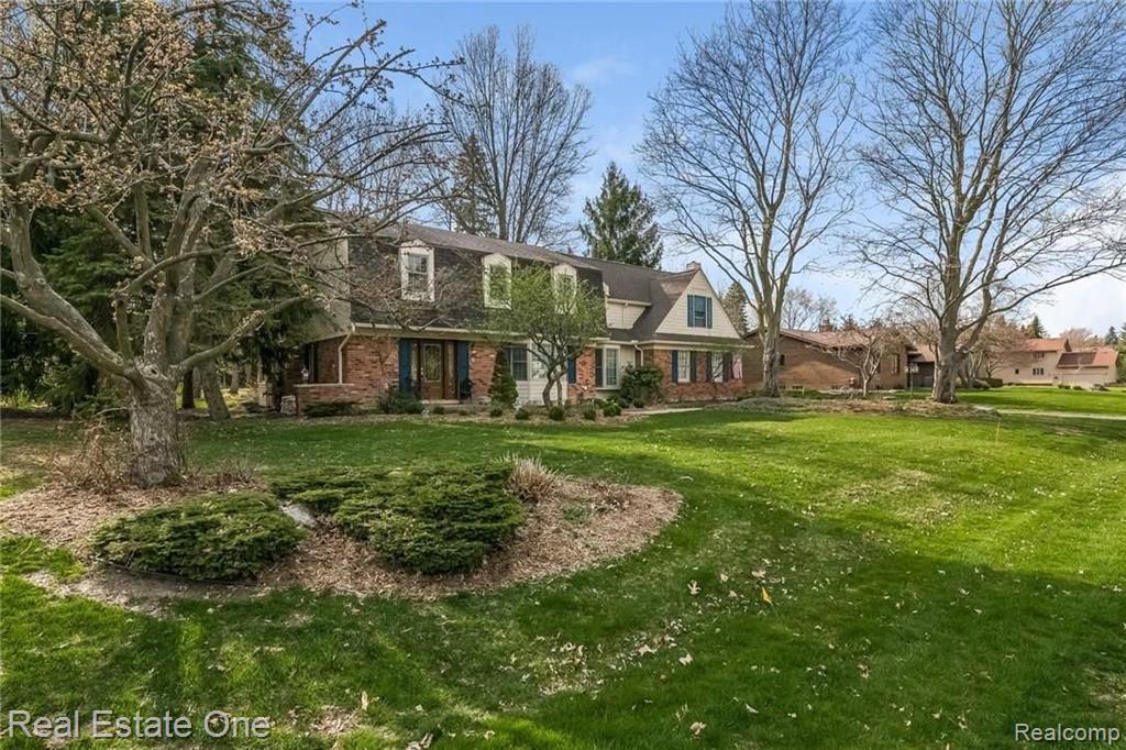 764 Leinster Road Rochester Hills, MI 48309 - Photo 1 of 46