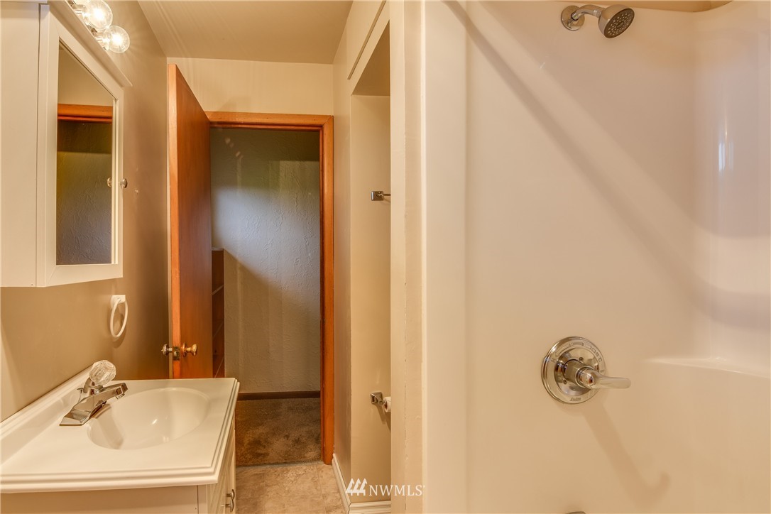 16464 Britt Road Mount Vernon, WA 98273 - Photo 11 of 19 Gallery Image 11