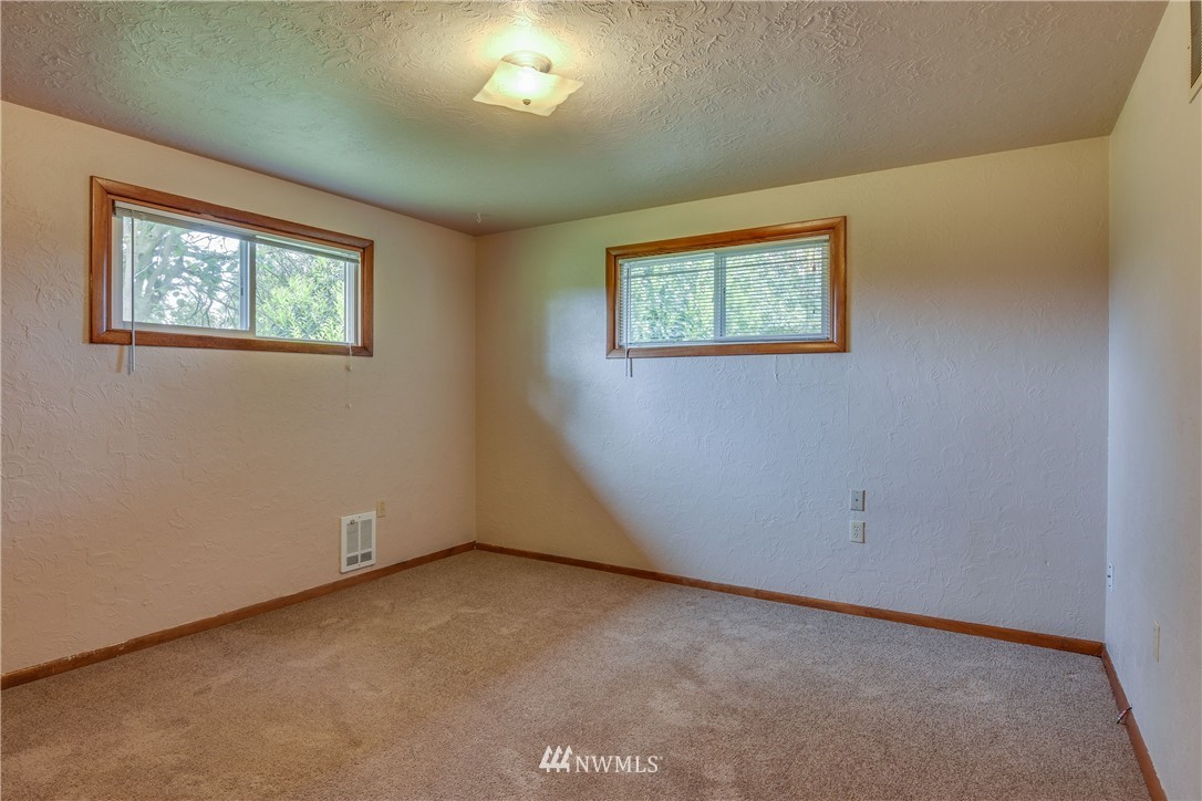 16464 Britt Road Mount Vernon, WA 98273 - Photo 8 of 19 Gallery Image 8