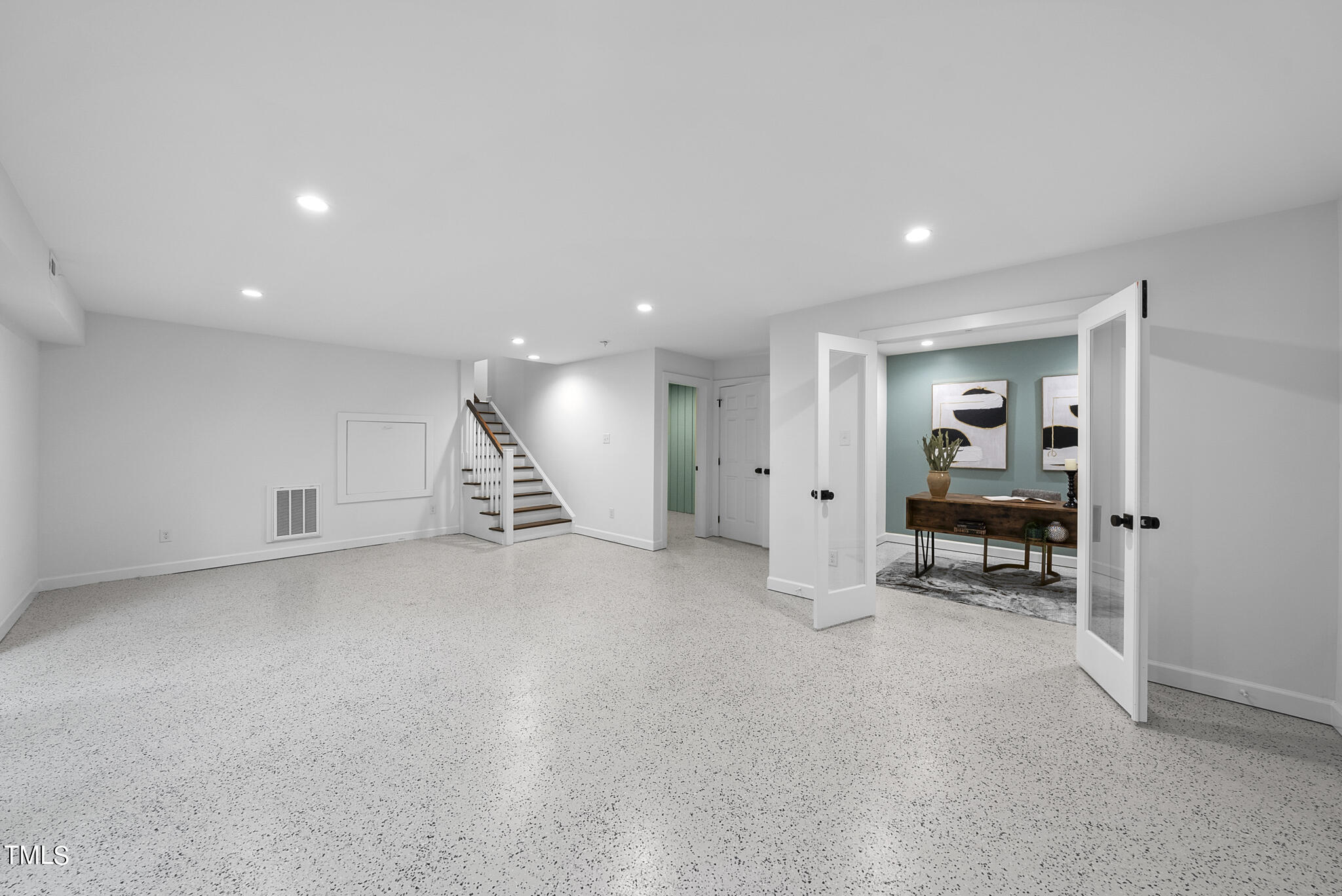 2115 Port Royal Road Raleigh, NC 27609 - Photo 22 of 50 DSC07885