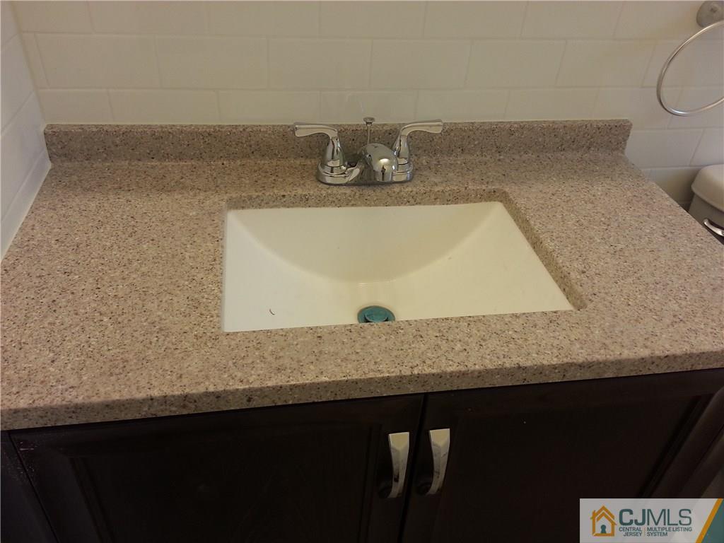 172 Evergreen Road, Unit 2A Metuchen, NJ 08840 - Photo 3 of 12 Gallery Image 3