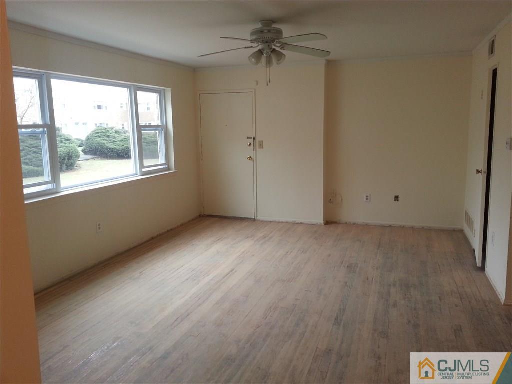 172 Evergreen Road, Unit 2A Metuchen, NJ 08840 - Photo 7 of 12 Gallery Image 7