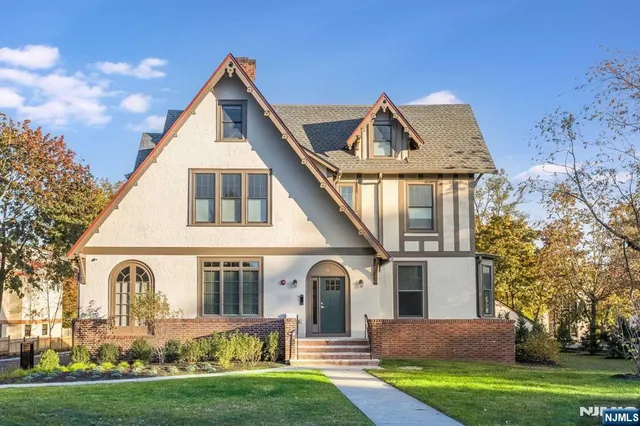 $5,500 | 63 Park Street, Unit 1, Montclair, NJ 07042