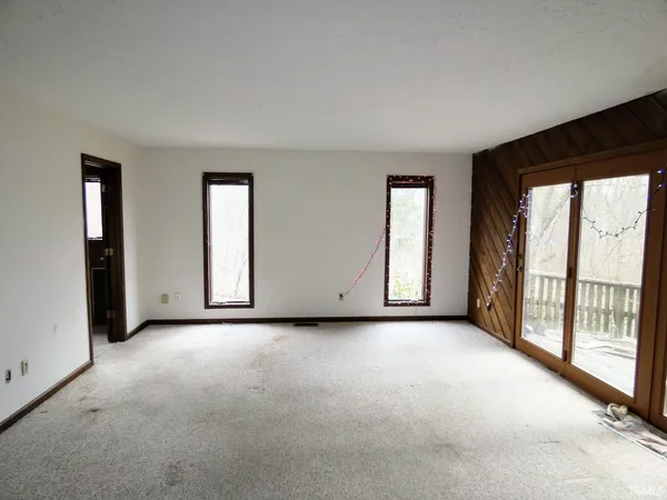 $359,900 | 895 Wells Lane, Springville, IN 47462