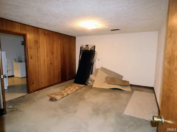 $359,900 | 895 Wells Lane, Springville, IN 47462