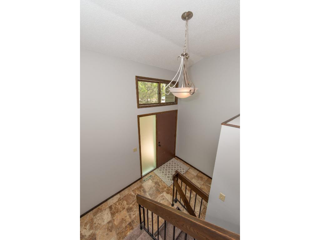 9186 Neill Lake Road Eden Prairie, MN 55347 - Photo 12 of 16 Gallery Image 12