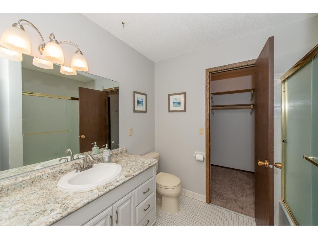 9186 Neill Lake Road Eden Prairie, MN 55347 - Photo 10 of 16 Gallery Image 10