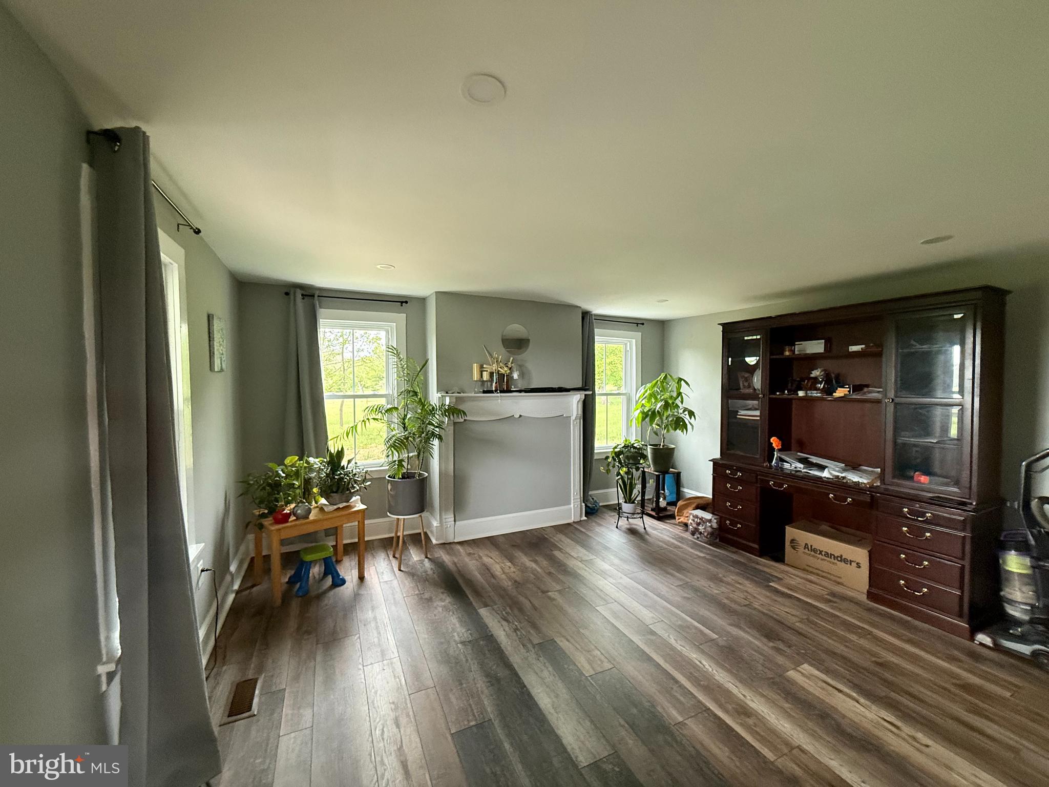 15543 Edgegrove Road Purcellville, VA 20132 - Photo 11 of 16 Family Room