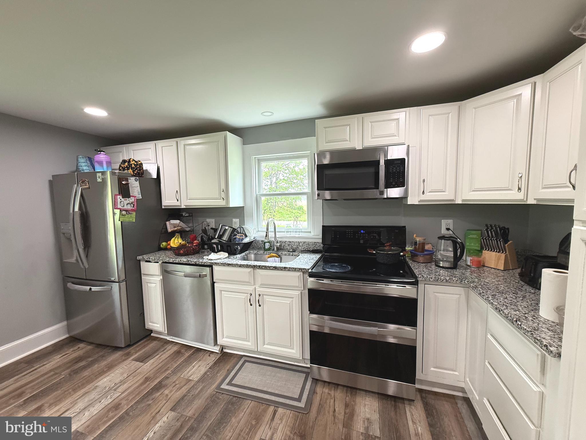 15543 Edgegrove Road Purcellville, VA 20132 - Photo 8 of 16 Kitchen