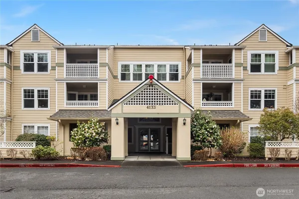 $375,000 | 4133 224th Lane Southeast, Unit 213, Issaquah, WA 98029