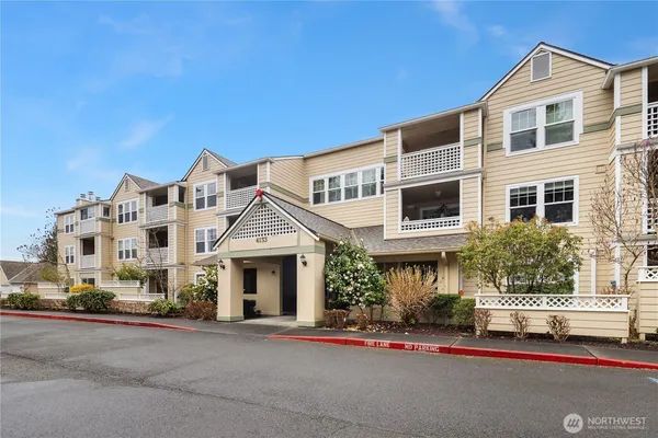 $375,000 | 4133 224th Lane Southeast, Unit 213, Issaquah, WA 98029