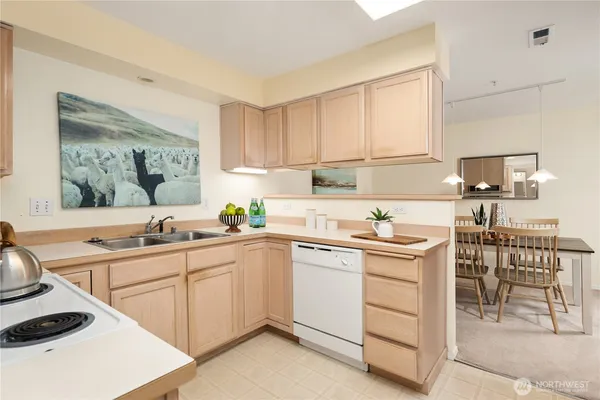 $375,000 | 4133 224th Lane Southeast, Unit 213, Issaquah, WA 98029