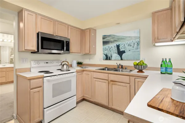 $375,000 | 4133 224th Lane Southeast, Unit 213, Issaquah, WA 98029