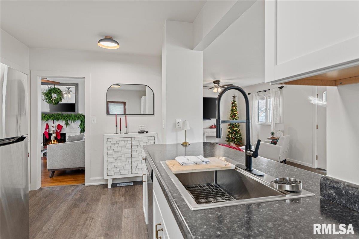 320 South Amos Avenue Springfield, IL 62704 - Photo 13 of 42