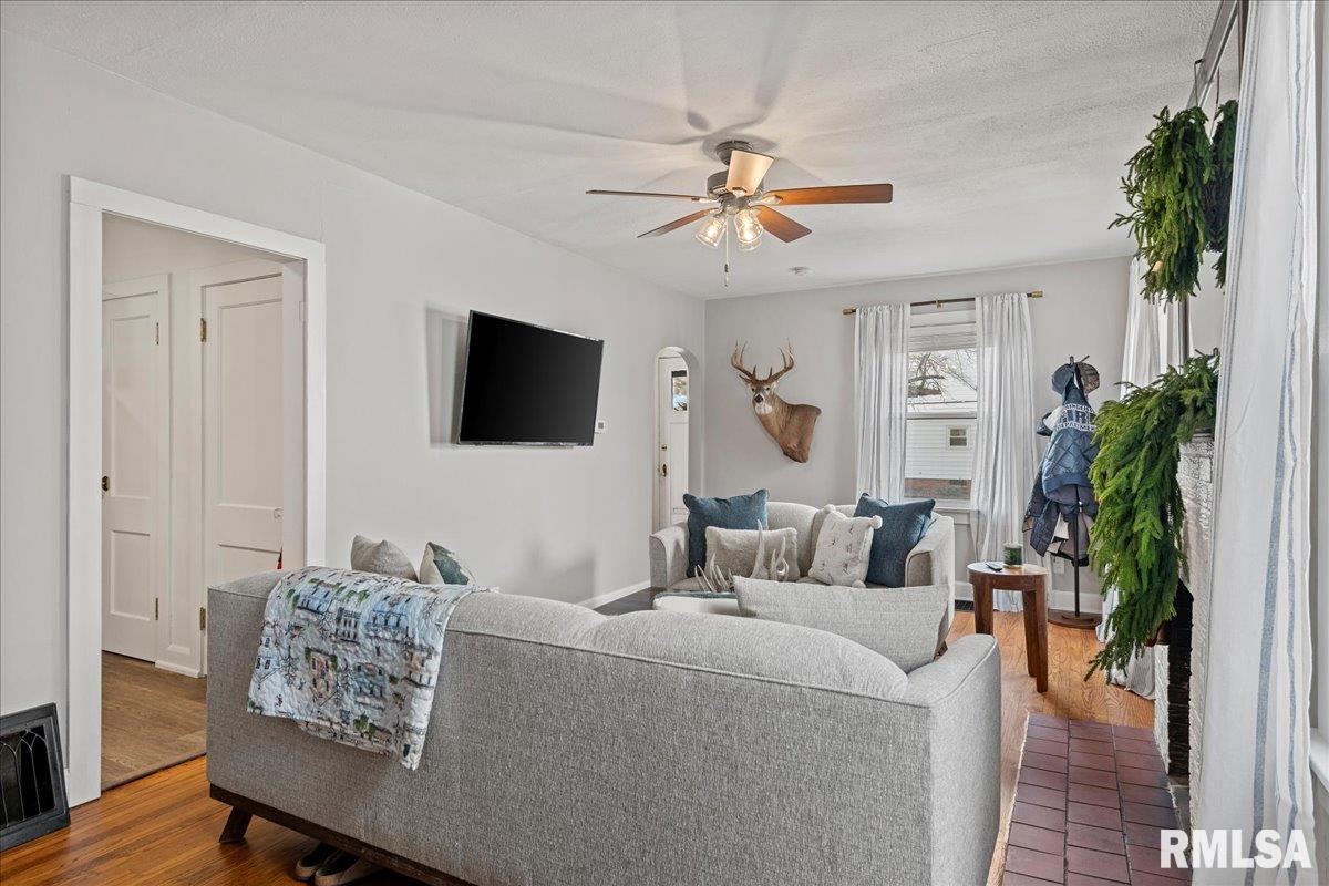 320 South Amos Avenue Springfield, IL 62704 - Photo 8 of 42