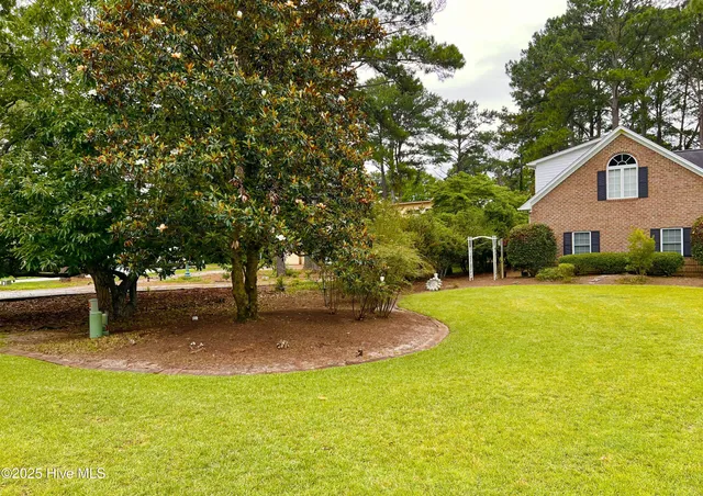 $425,000 | 6104 Falcon Drive, New Bern, NC 28560