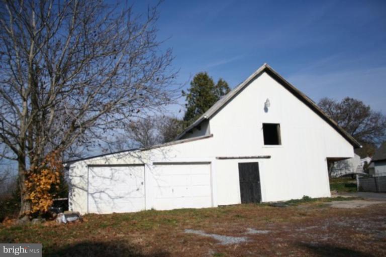 14532 Barkdoll Road Hagerstown, MD 21742 - Photo 2 of 12 Barn