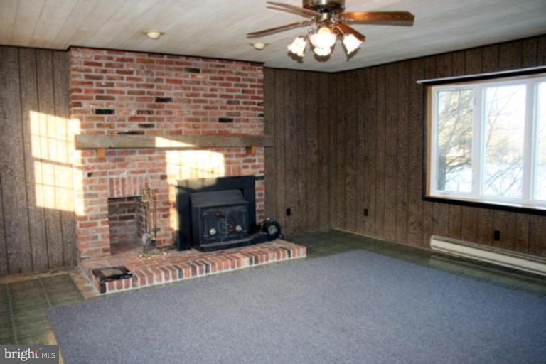 14532 Barkdoll Road Hagerstown, MD 21742 - Photo 7 of 12 Family Room