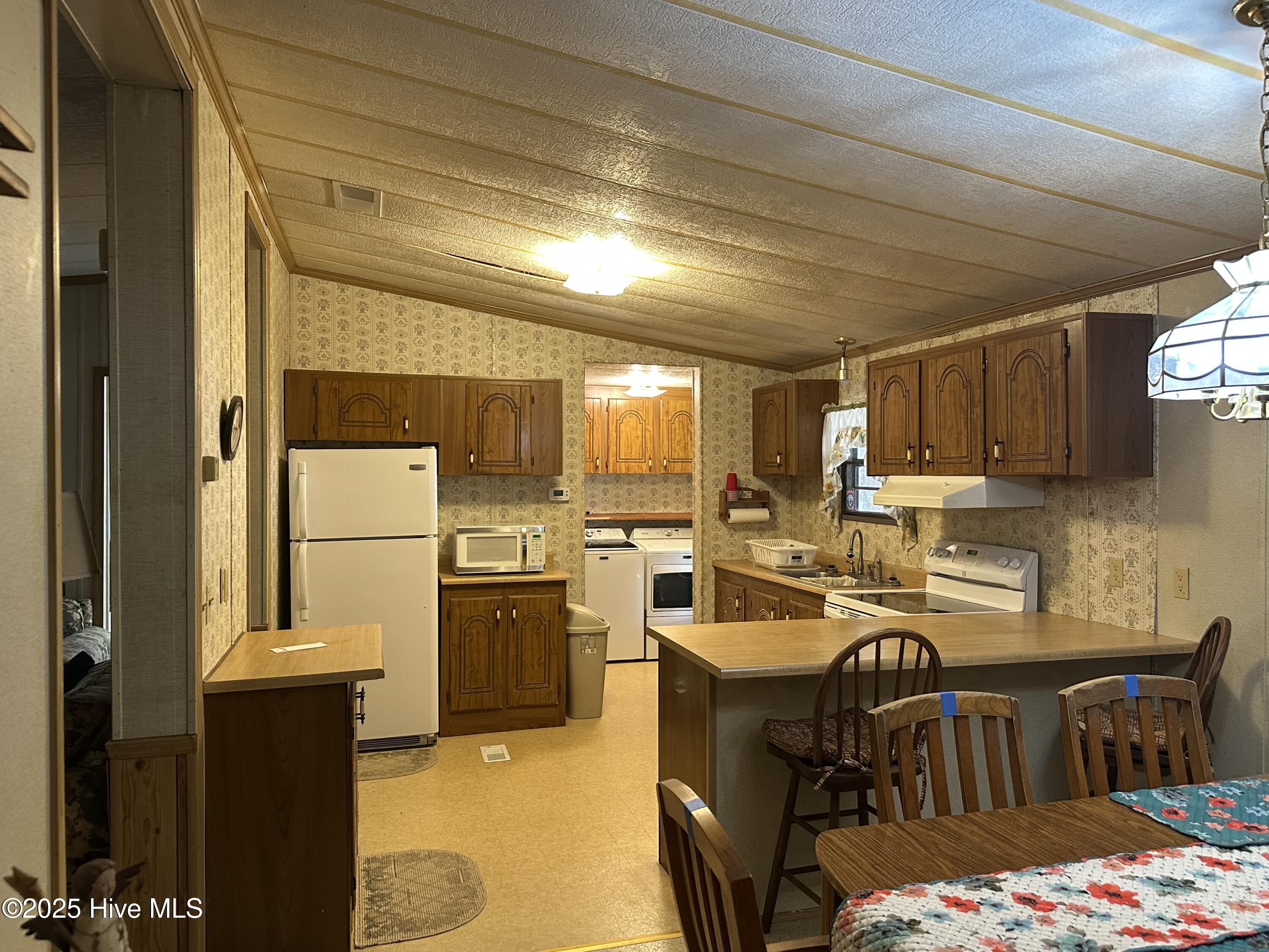 1319 Hibbs Road Newport, NC 28570 - Photo 6 of 10 Kitchen