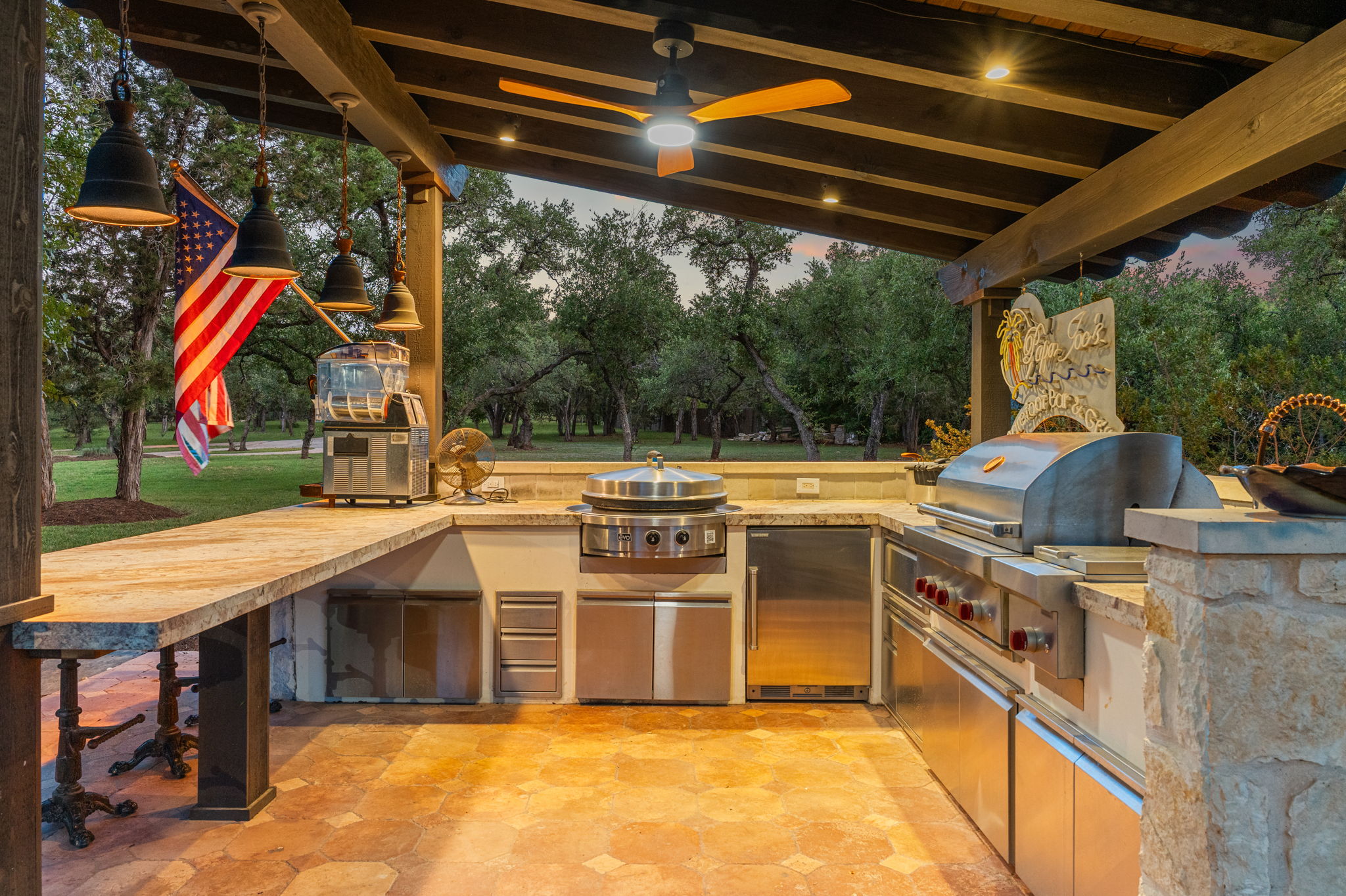11941 Overlook Pass Austin, TX 78738 - Photo 7 of 40 The Barfoot Bar- featuring a 36" Evo Grill, rotisserie, fridge, sink and margarita machine!
