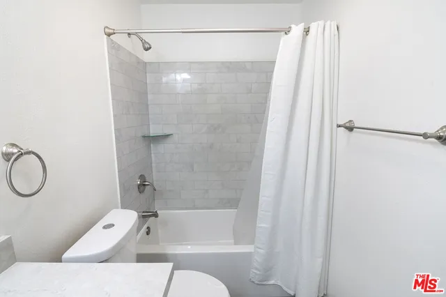 $4,250 | 4810 Hollow Corner Road, Unit 242, Culver City, CA 90230