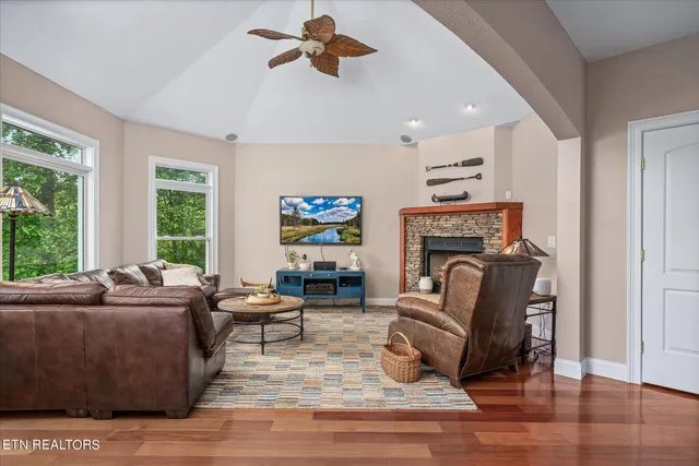 $1,195,000 | 145 Pineridge Loop, Fairfield Glade, TN 38558