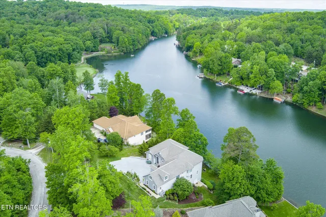 $1,195,000 | 145 Pineridge Loop, Fairfield Glade, TN 38558
