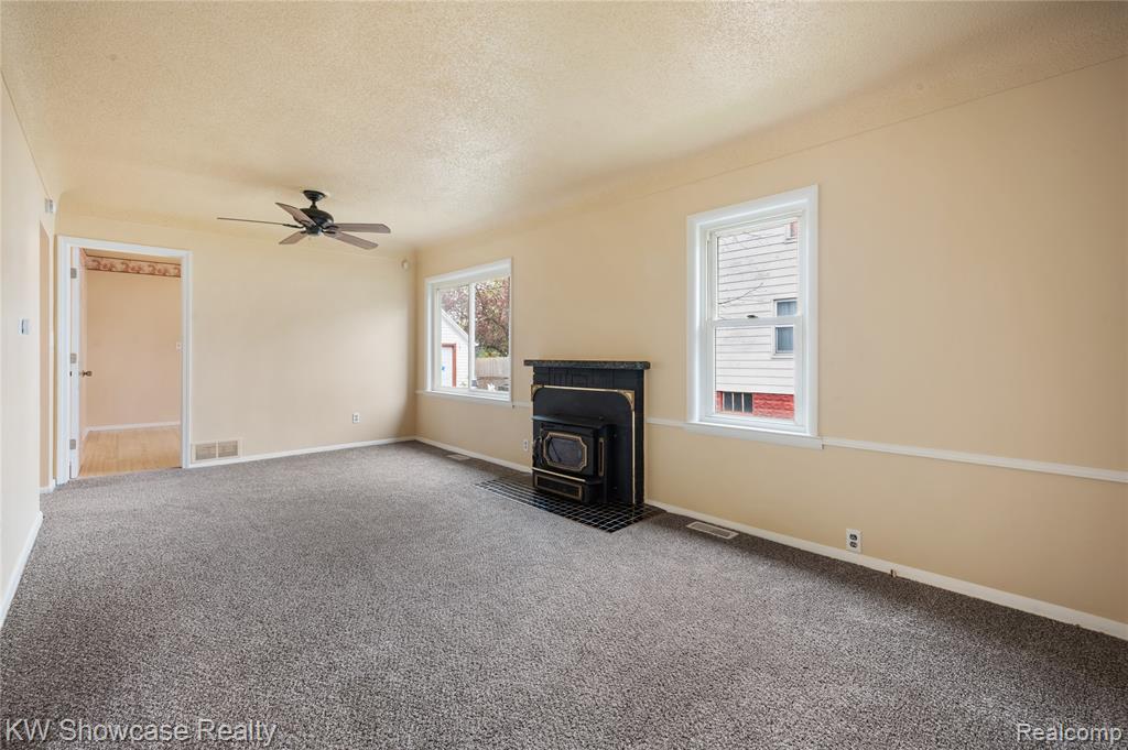 1409 Stocker Avenue Flint, MI 48503 - Photo 7 of 25