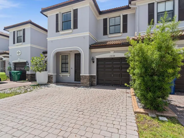$689,900 | 11628 Northwest 87th Lane, Unit 11628, Doral, FL 33178