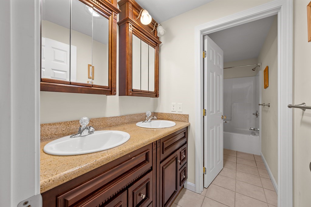 25 Lilac Lane Worcester, MA 01607 - Photo 10 of 19 Gallery Image 10