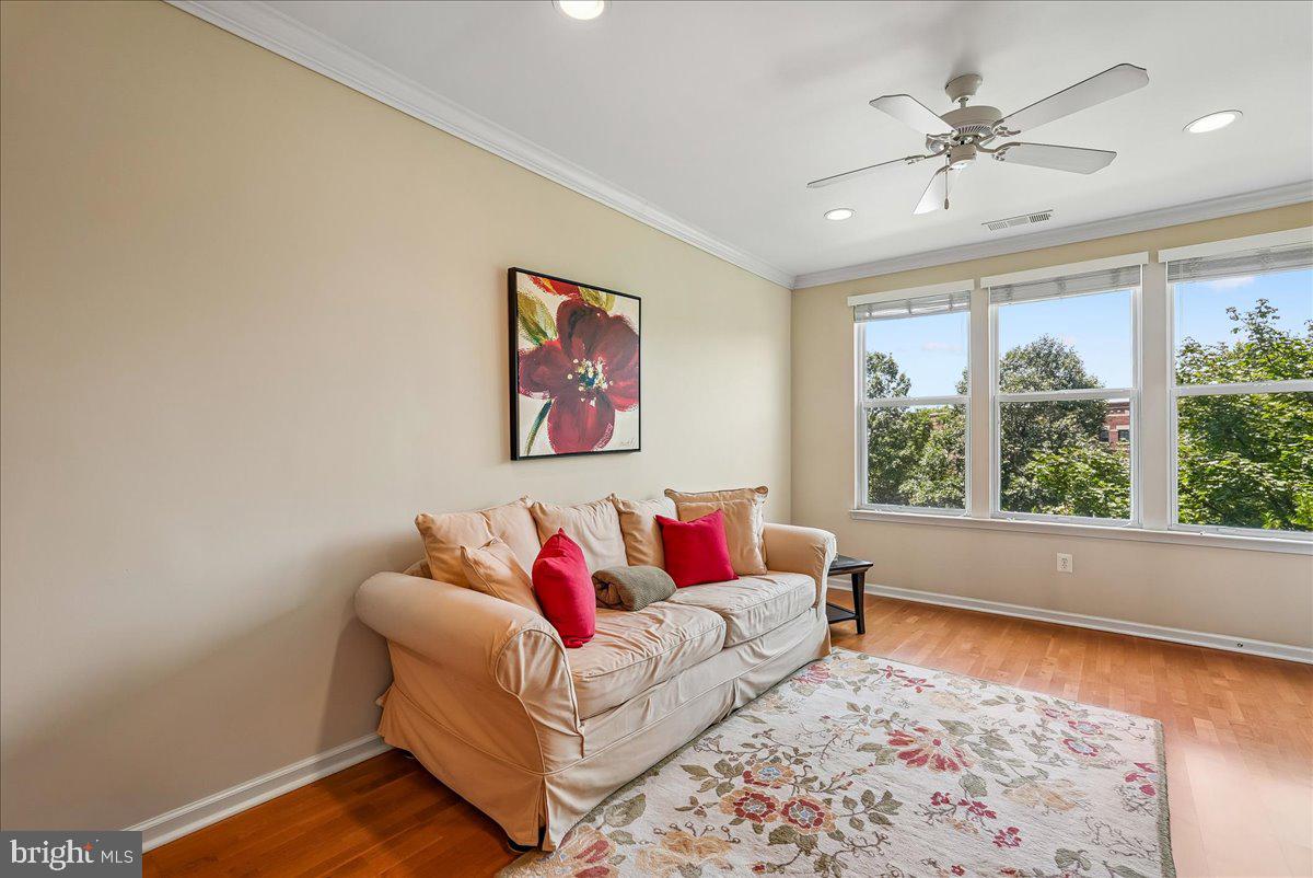 12000 Market Street, Unit 286 Reston, VA 20190 - Photo 8 of 39 Sun splashed living room