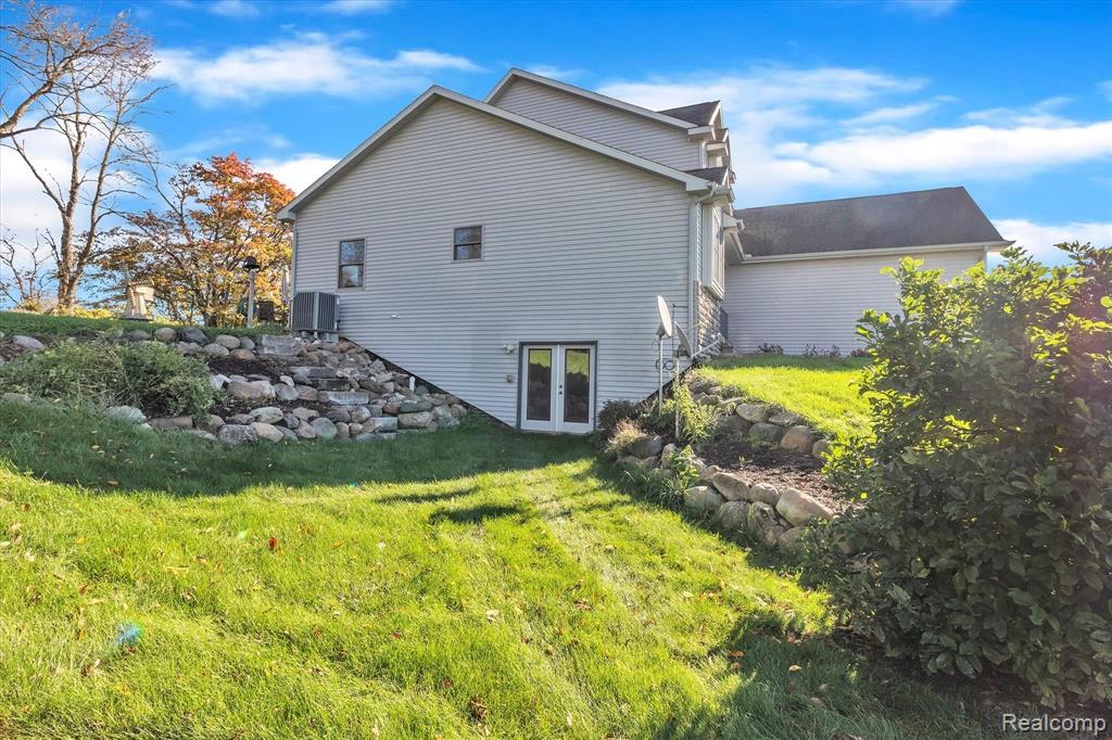 4511 Bull Run Road Gregory, MI 48137 - Photo 3 of 46
