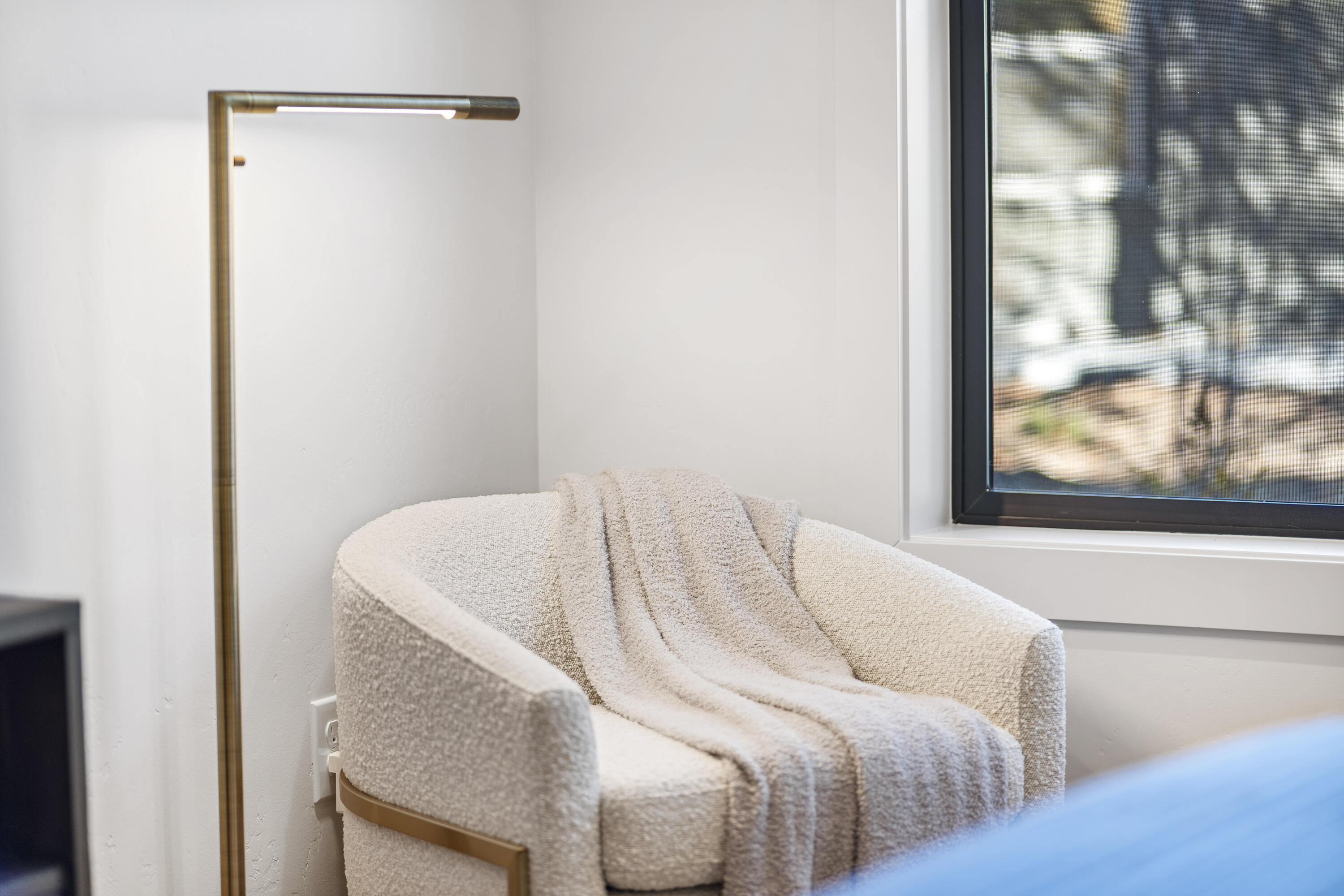 56500 Sunstone Loop, Unit 161 Bend, OR 97707 - Photo 51 of 64 Cozy Sitting Area