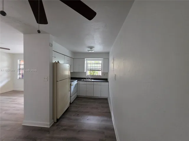 $1,800 | 45 East 11th Street, Unit 21, Hialeah, FL 33010